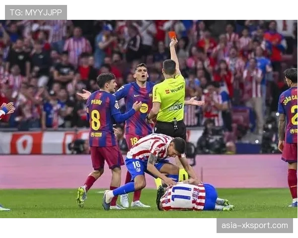 卡尔莫纳因对阵马竞时染红离场，叠加累积黄牌需停赛两场